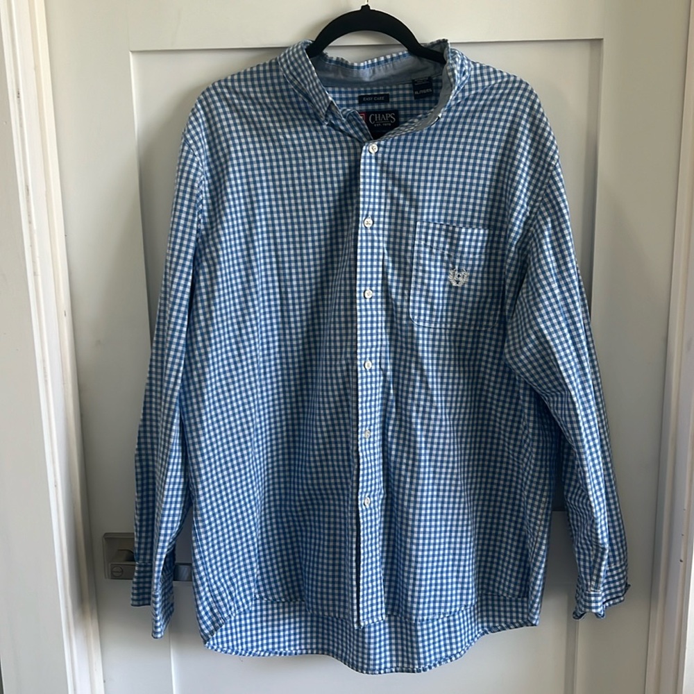 Chaps men’s dress shirt. Sz XL. Blue strips excellent condition
